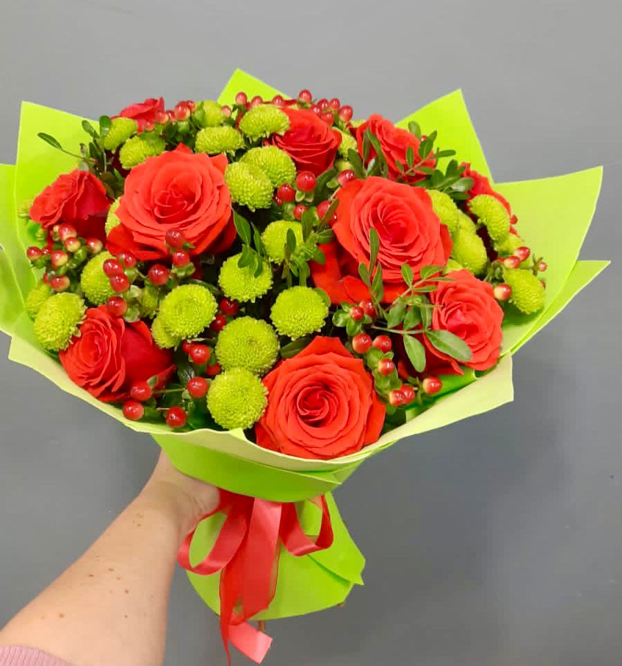 Букет цветов из: Хризантемы и Розы в Серафимовиче