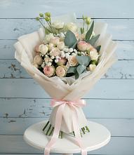 Букет цветов из:  Розы и Лизиантусы в Серафимовиче