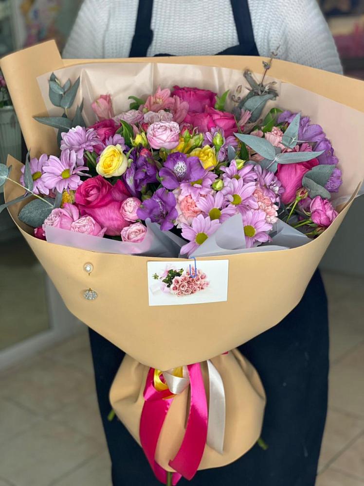 Букет цветов из: Хризантемы, Гвоздики и Альстромерии в Серафимовиче