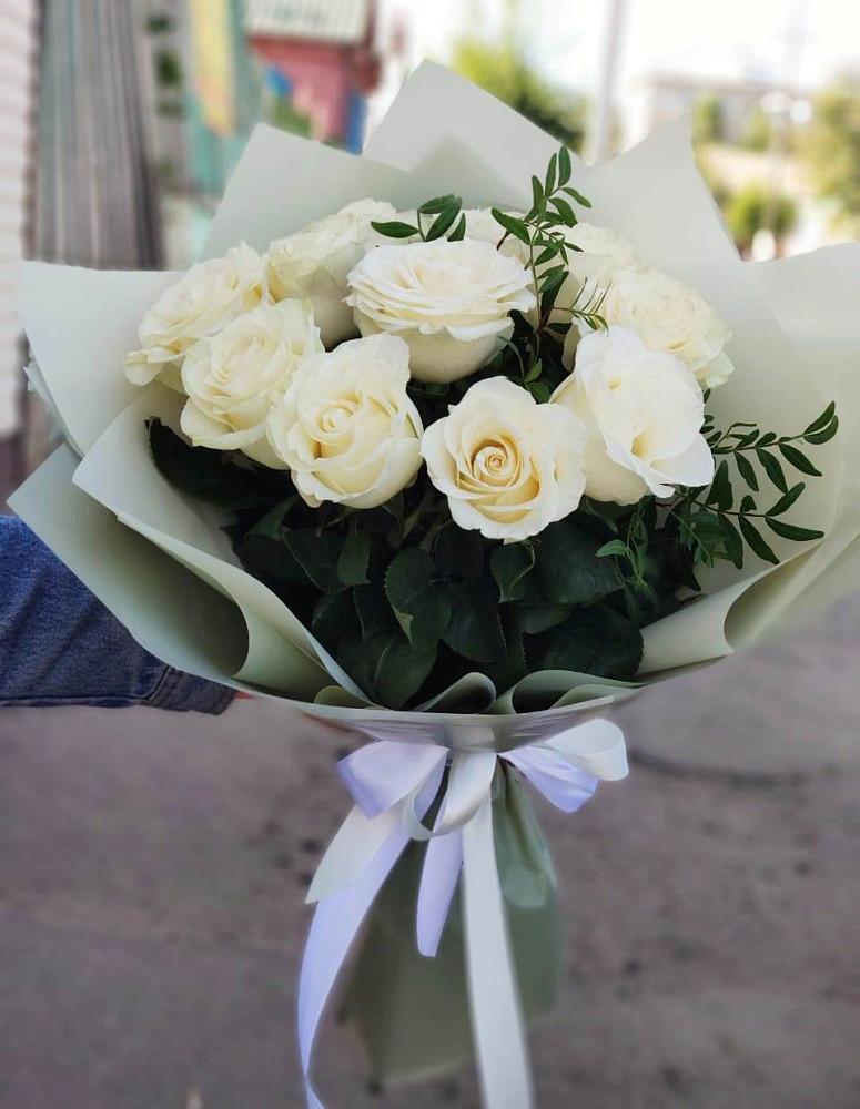 Букет Белые розы Проуд в Серафимовиче