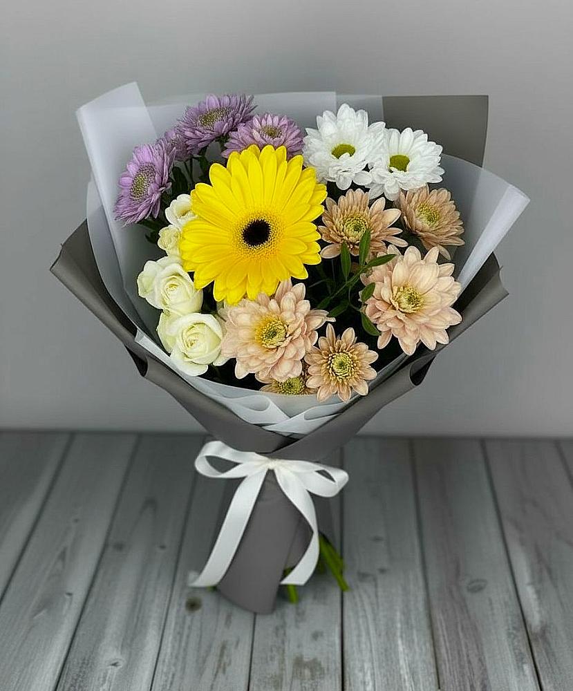 Букет цветов из: Розы, Герберы и Хризантемы в Серафимовиче
