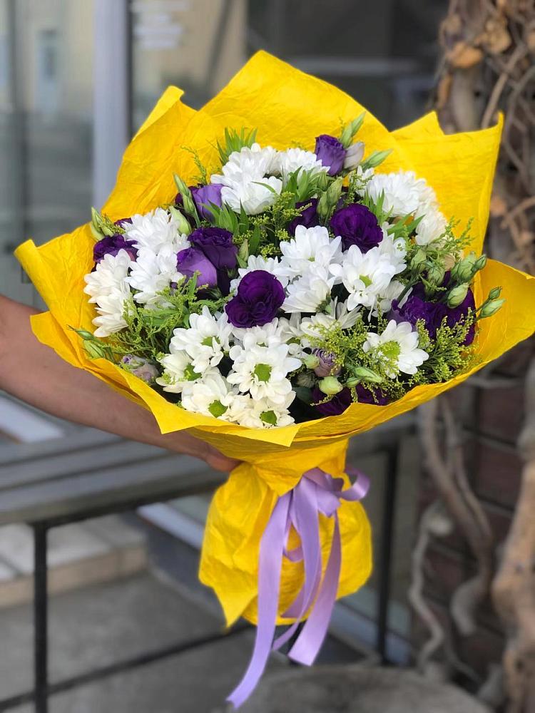 Букет цветов из: Ирисы, Хризантемы и Ромашки в Серафимовиче