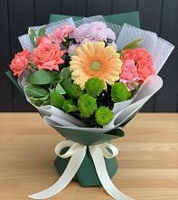 Букет цветов из:  Гвоздики, Розы, Герберы и Хризантемы в Серафимовиче