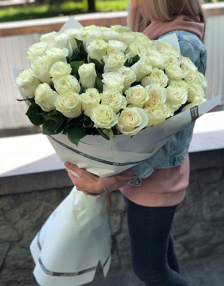 35 Белых роз в Серафимовиче Букет 35 Белых роз в Серафимовиче