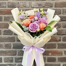 Букет цветов из:  Лизиантусы и Розы в Серафимовиче