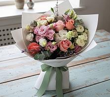 Букет цветов из:  Розы, Лизиантусы и Гвоздики в Серафимовиче