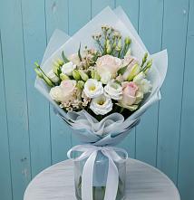 Букет цветов из:  Розы и Лизиантусы в Серафимовиче