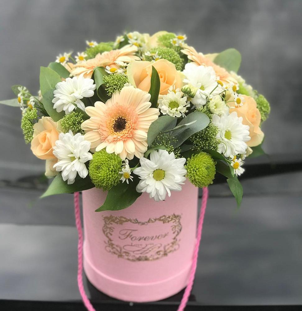 Цветочная композиция из Розы, Герберы и Хризантемы в шляпной коробке в Серафимовиче