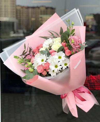 Букет цветов из: Розы, Лизиантусы и Хризантемы в Серафимовиче