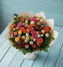 Букет Микс из разноцветных кустовых роз в Серафимовиче