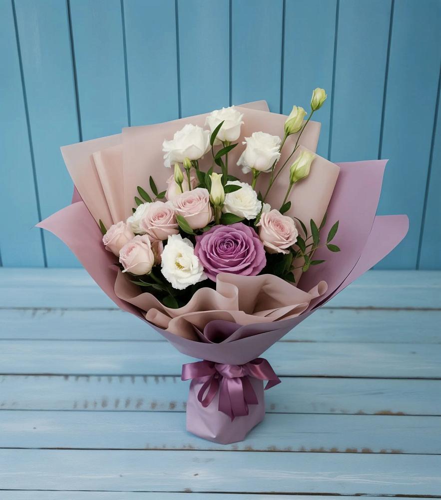 Букет цветов из: Розы и Лизиантусы в Серафимовиче